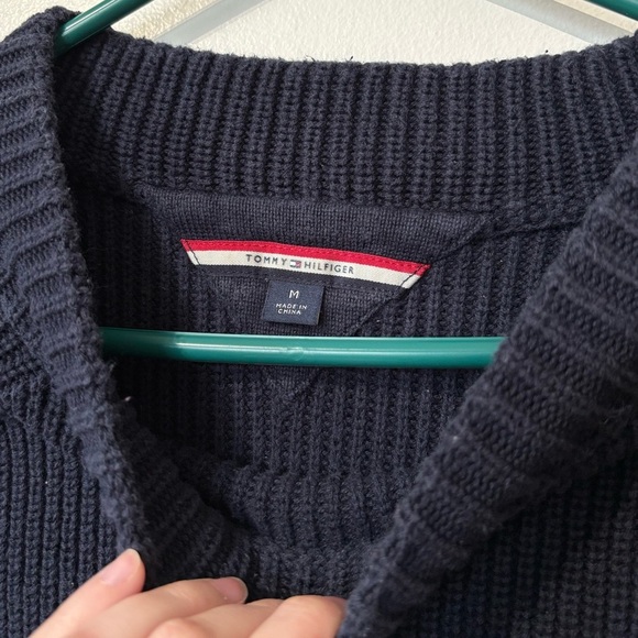 🎉4/30$🎉 Tommy Hilfiger Colorblock Knit Sweater – Medium 🔵 - Picture 3 of 5